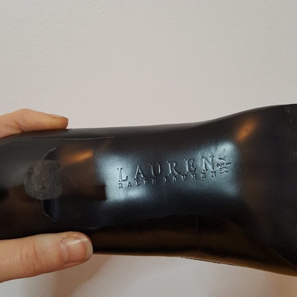 Ralph Lauren black leather closed toe pumps - Picture 5 of 9